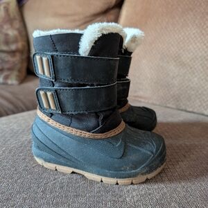 Black and Tan Winter Boots with Fur Lining